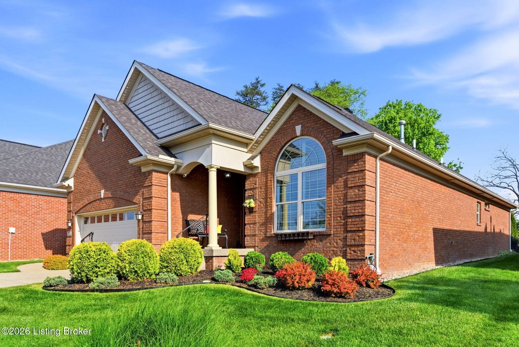 Photo of 10005 Cedar Garden Dr, Louisville, KY 40291 (MLS # 1715695)