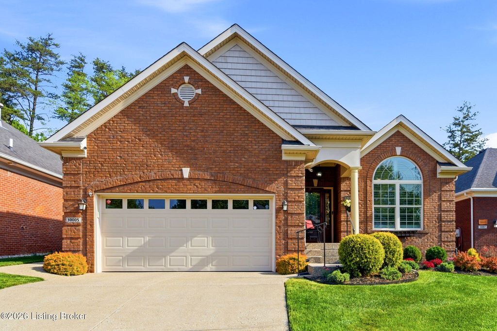 Photo of 10005 Cedar Garden Dr, Louisville, KY 40291 (MLS # 1715695)