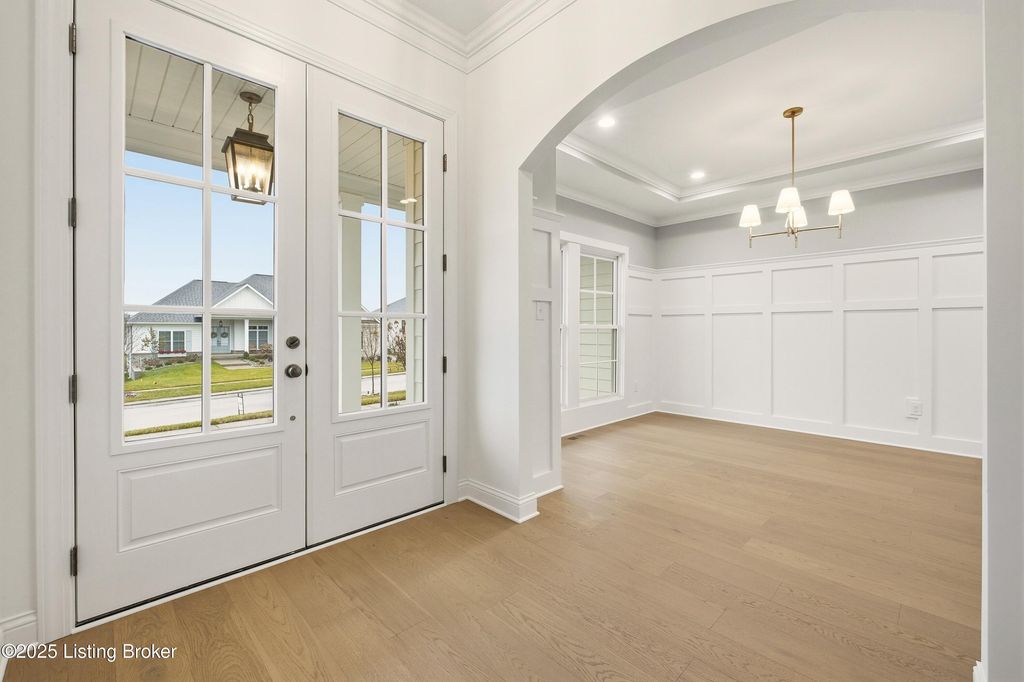 Photo of 4011 Thomas Farm Dr, Louisville, KY 40299 (MLS # 1704420)