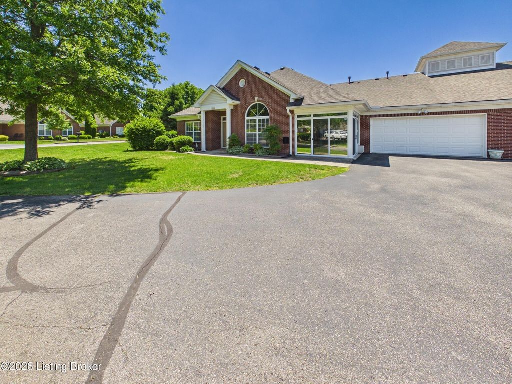 Photo of 9714 McNeely Lake Dr, Louisville, KY 40229 (MLS # 1717527)