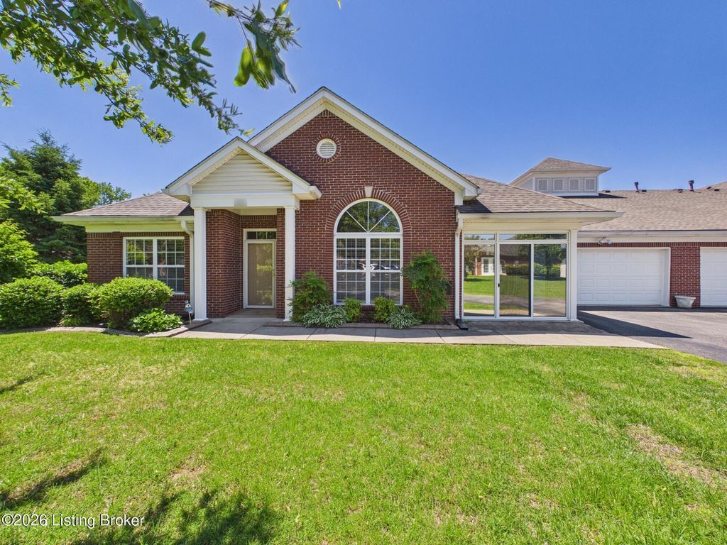 Photo of 9714 McNeely Lake Dr, Louisville, KY 40229 (MLS # 1717527)