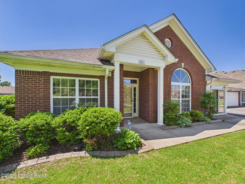 Photo of 9714 McNeely Lake Dr, Louisville, KY 40229 (MLS # 1717527)