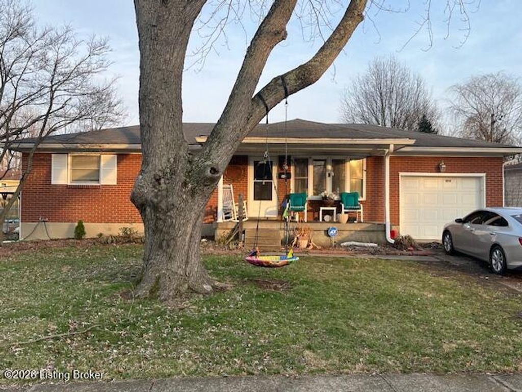 Photo of 5615 Arvis Dr, Louisville, KY 40216 (MLS # 1710915)