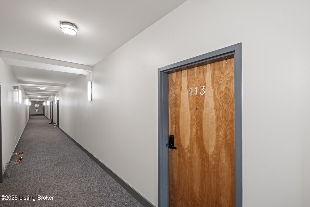 Photo of 110 S Campbell St #UNIT 413, Louisville, KY 40206 (MLS # 1705537)