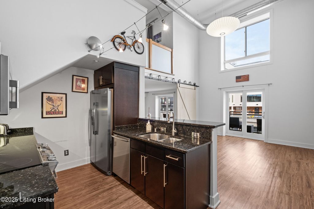 Photo of 110 S Campbell St #UNIT 413, Louisville, KY 40206 (MLS # 1705537)