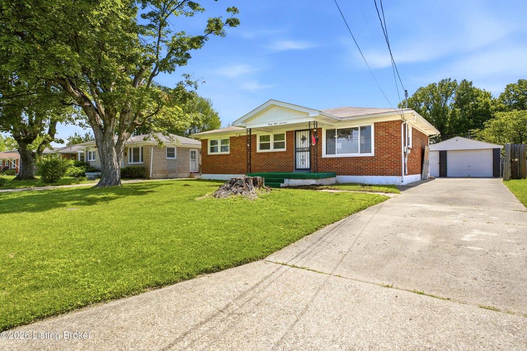 Photo of 3817 Darlene Dr, Louisville, KY 40216 (MLS # 1716582)