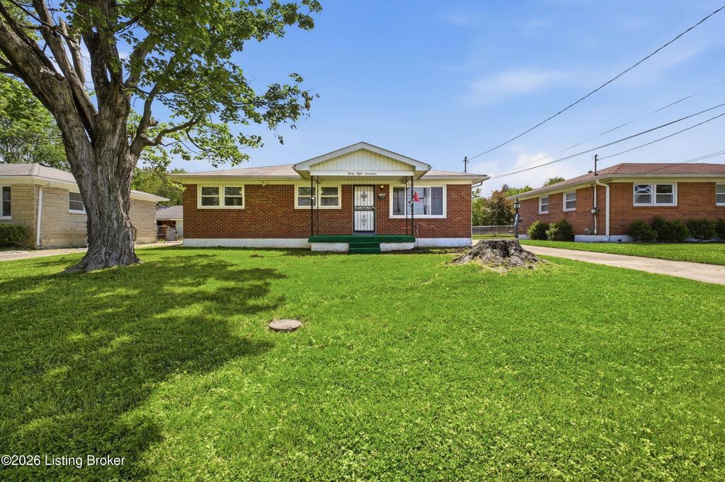 Photo of 3817 Darlene Dr, Louisville, KY 40216 (MLS # 1716582)