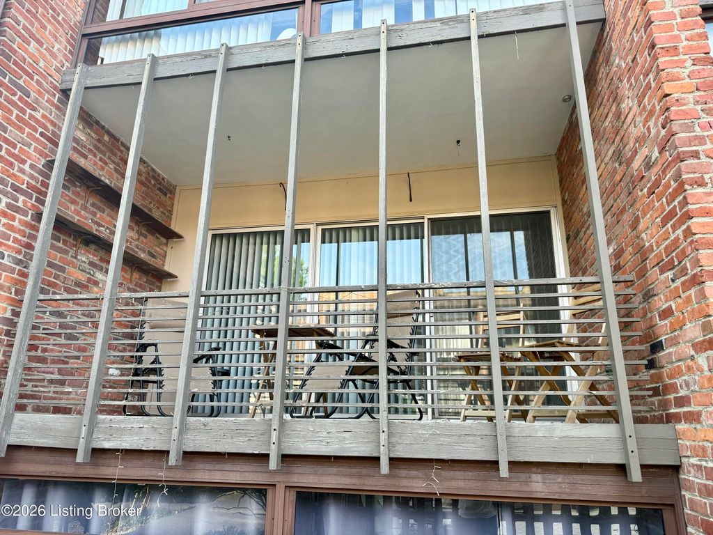 Photo of 1040 Cherokee Rd #APT D3, Louisville, KY 40204 (MLS # 1714660)