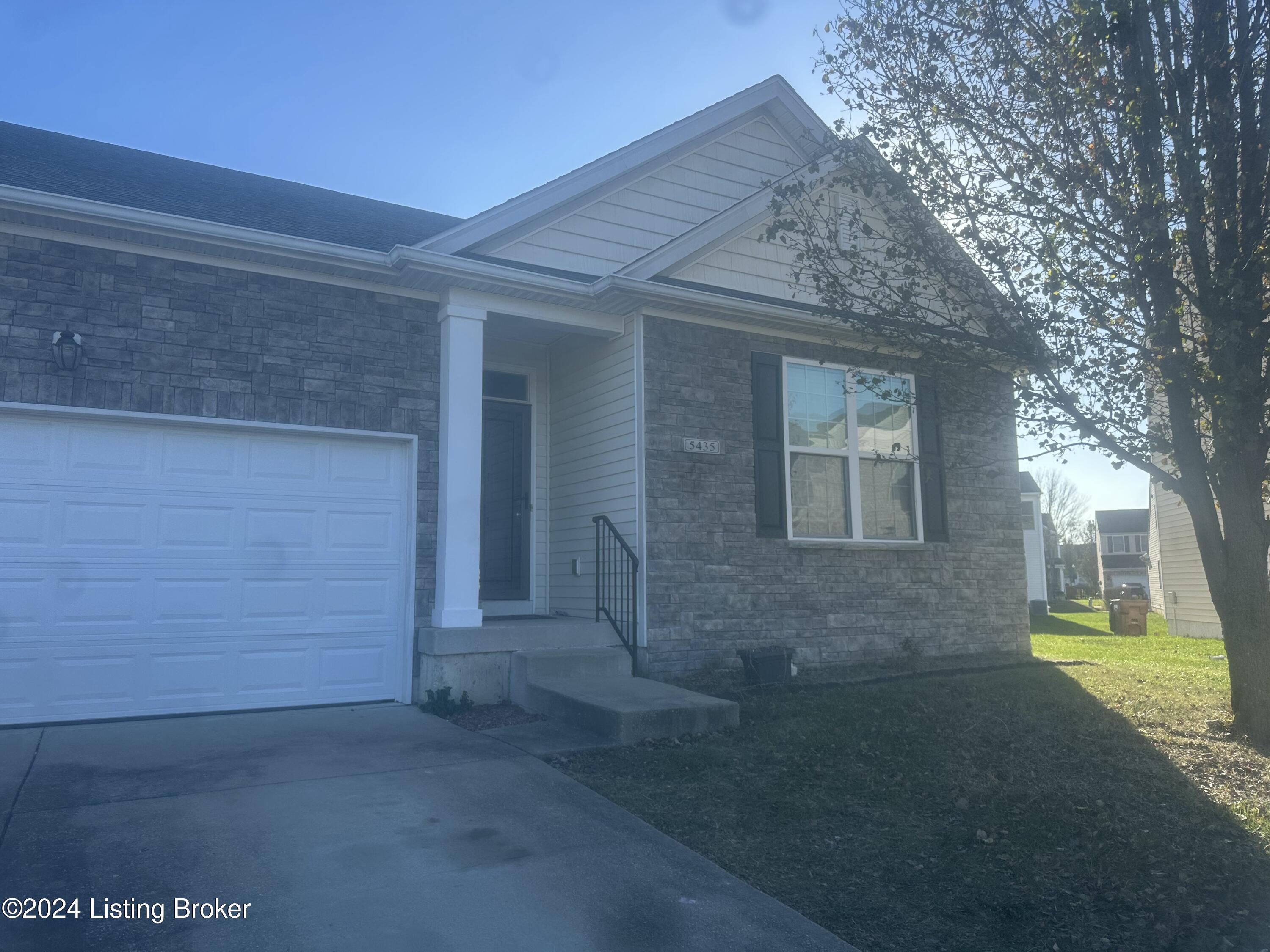5435 Bannon Crossings Dr, Louisville, Kentucky image 1