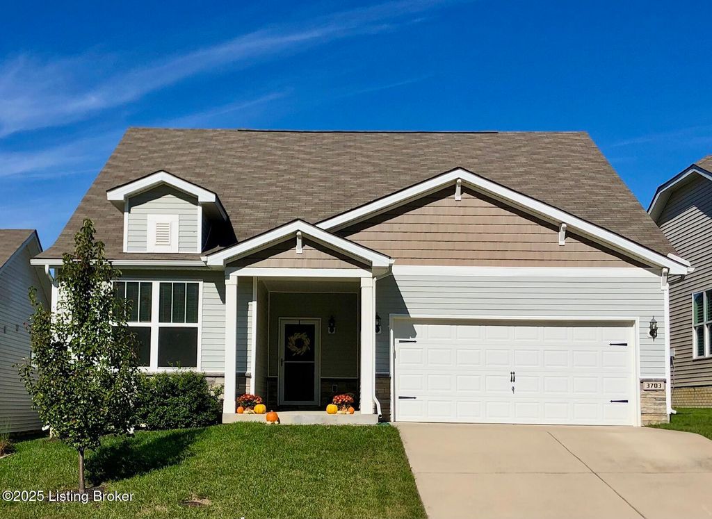 Photo of 3703 Creekstone Bluff Blvd, La Grange, KY 40031 (MLS # 1701125)