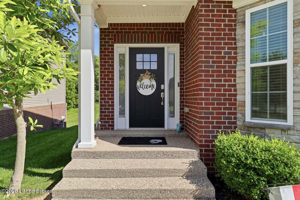 Photo of 2011 Carabiner Way, Louisville, KY 40245 (MLS # 1720699)
