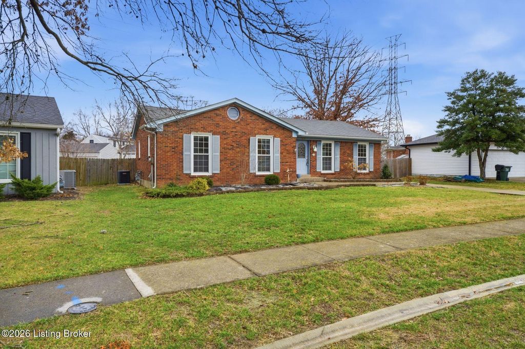 Photo of 507 Grand Vista Pl, Louisville, KY 40243 (MLS # 1710582)