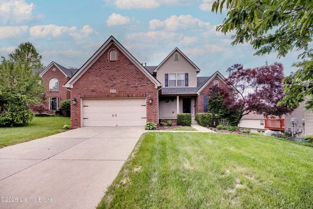 Photo of 4710 Bay Cove Ct, Louisville, KY 40245 (MLS # 1717408)
