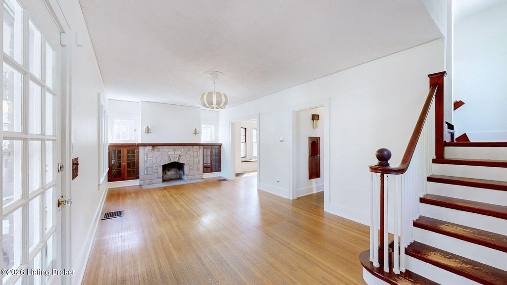 Photo of 734 N Barbee Way, Louisville, KY 40217 (MLS # 1715376)