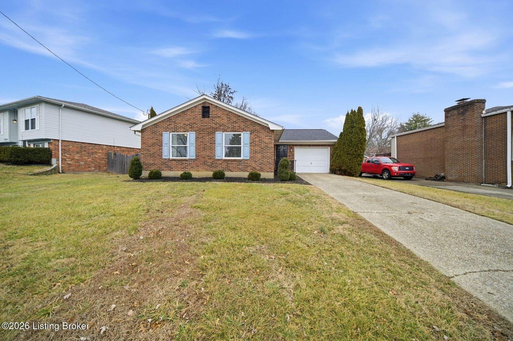 Photo of 8511 Gainsborough Dr, Louisville, KY 40291 (MLS # 1709390)