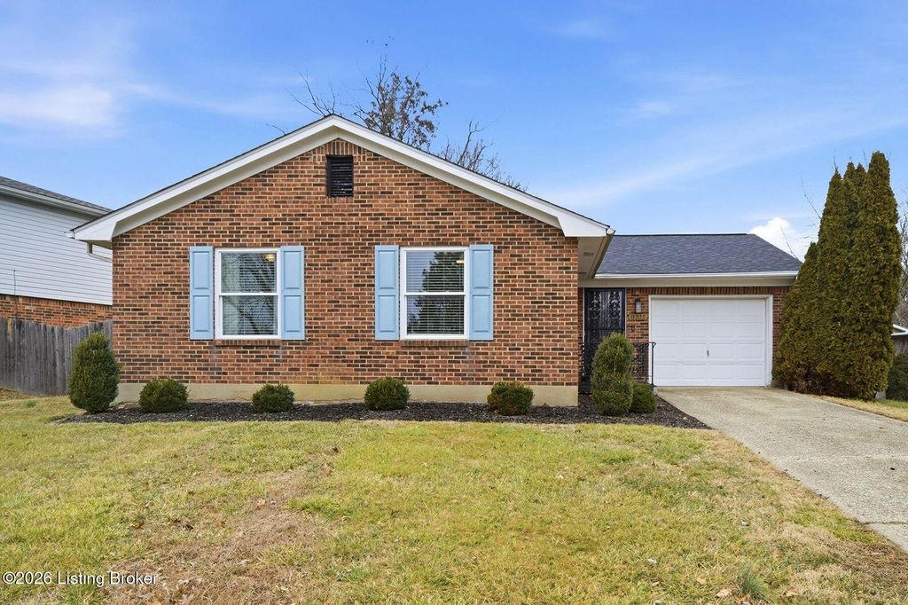 Photo of 8511 Gainsborough Dr, Louisville, KY 40291 (MLS # 1709390)