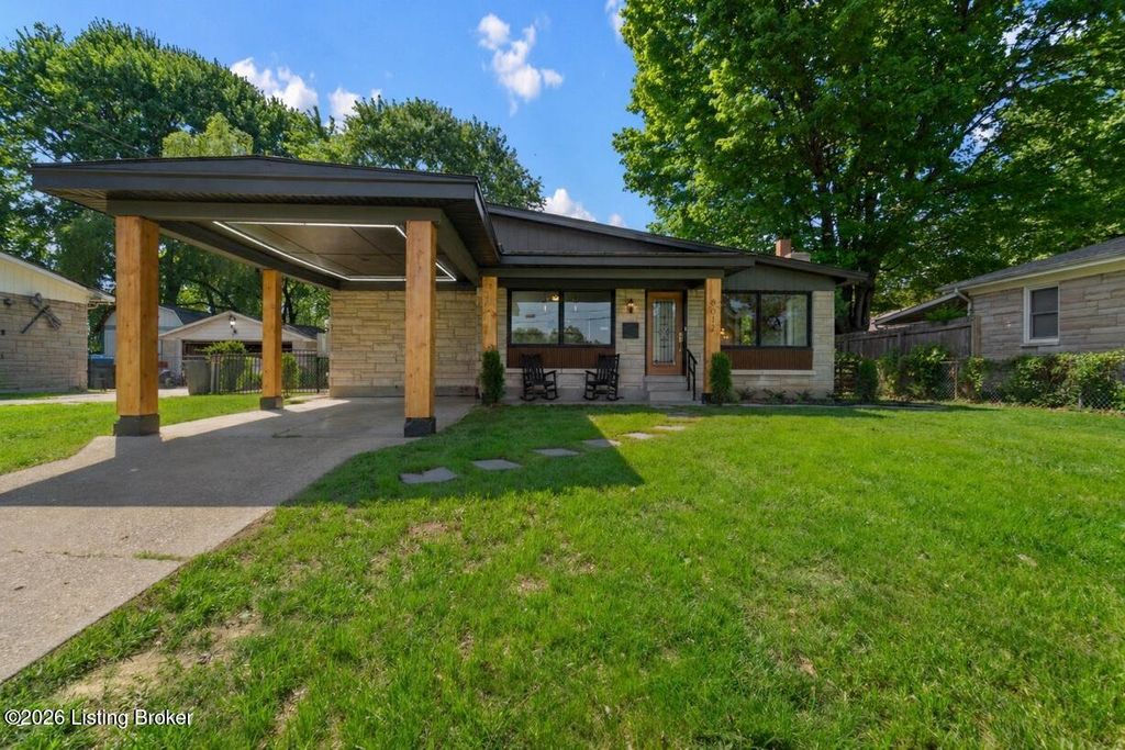 Photo of 8012 Daffodil Dr, Louisville, KY 40258 (MLS # 1717790)