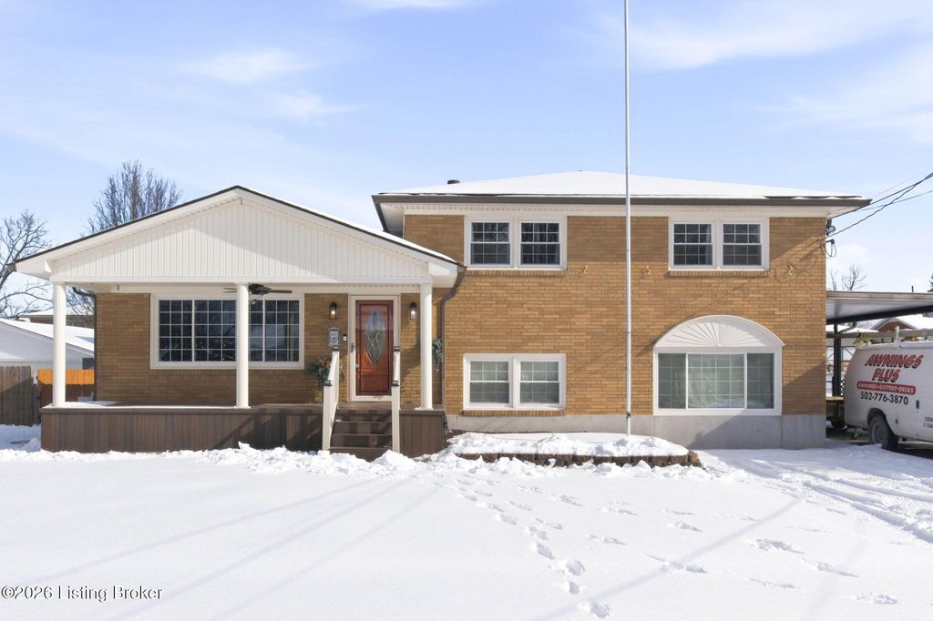 Photo of 8303 Gloxinia Dr, Louisville, KY 40258 (MLS # 1708078)