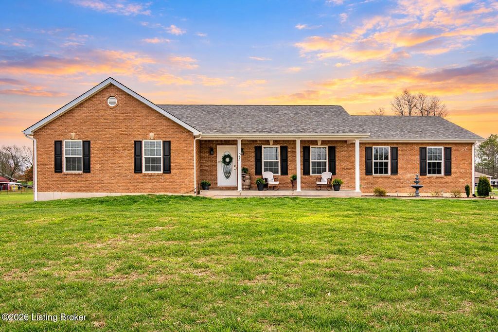 Photo of 25 Hummingbird Ln, Vine Grove, KY 40175 (MLS # 1711255)
