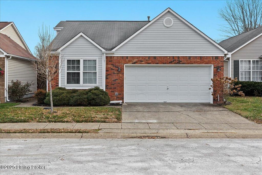 Photo of 2605 Hampton Hill Ct, Louisville, KY 40220 (MLS # 1705527)