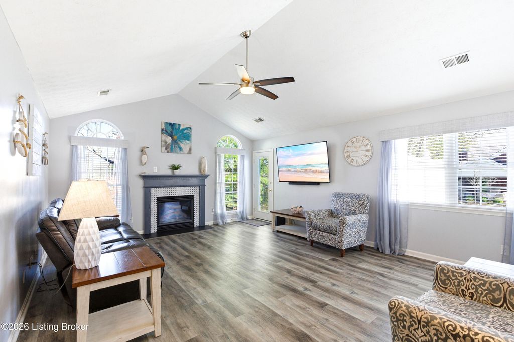 Photo of 10531 Clyde Moore Blvd, Louisville, KY 40291 (MLS # 1712145)