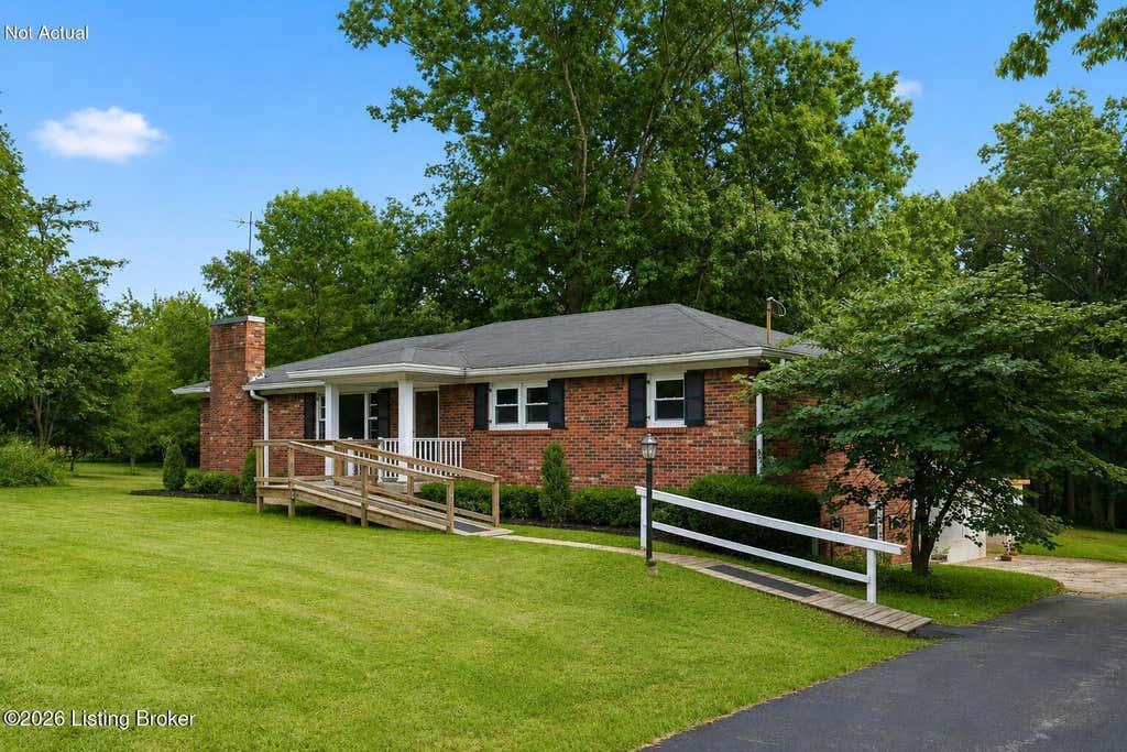 Photo of 1800 Ironwood Rd, La Grange, KY 40031 (MLS # 1725946)
