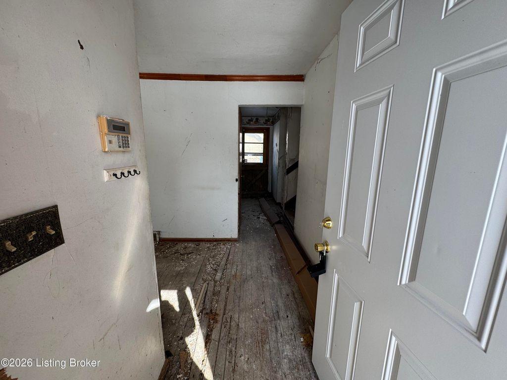 Photo of 4231 Flintlock Dr, Louisville, KY 40216 (MLS # 1709522)