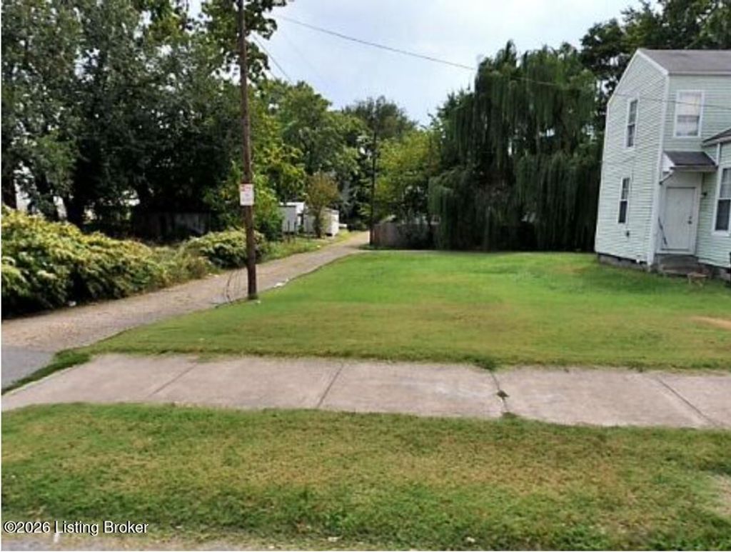 Photo of 726 E Caldwell St, Louisville, KY 40203 (MLS # 1716010)