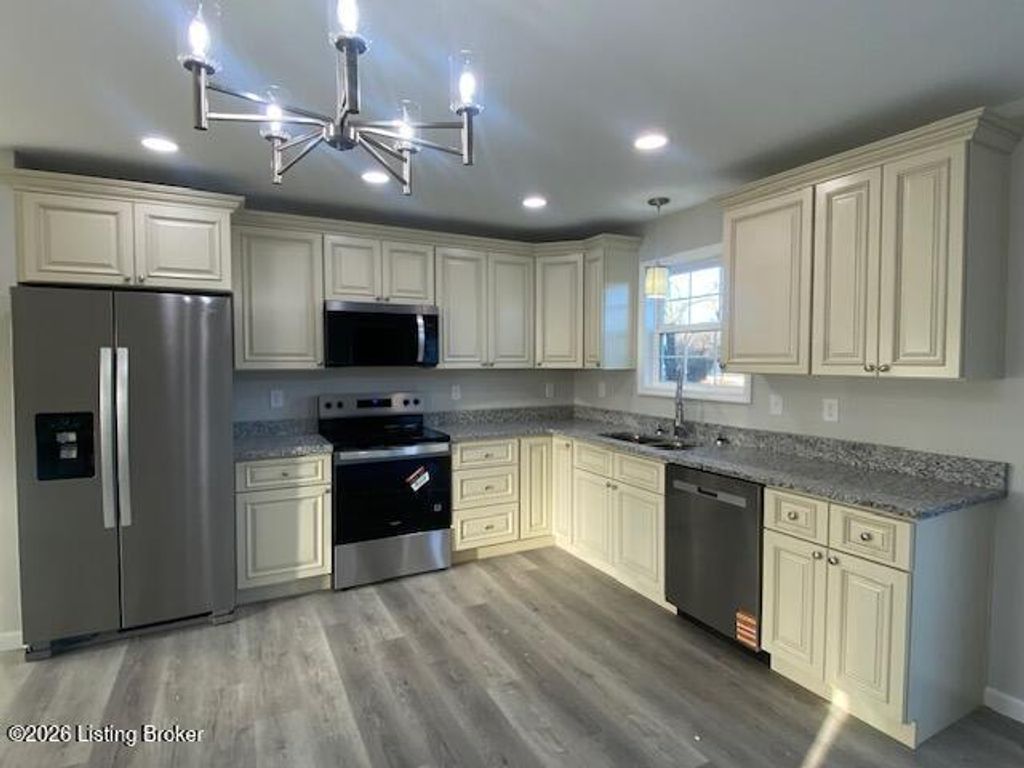 Photo of 110 Distillery Ct, Bardstown, KY 40004 (MLS # 1715830)