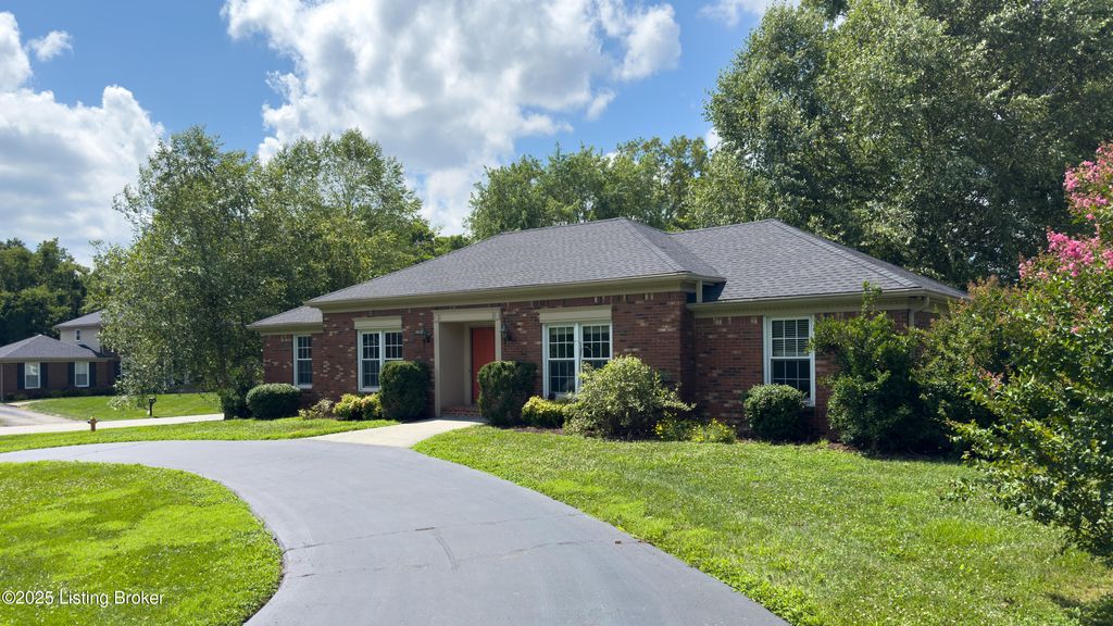 Photo of 13015 Pine Hill Ct, Prospect, KY 40059 (MLS # 1699202)