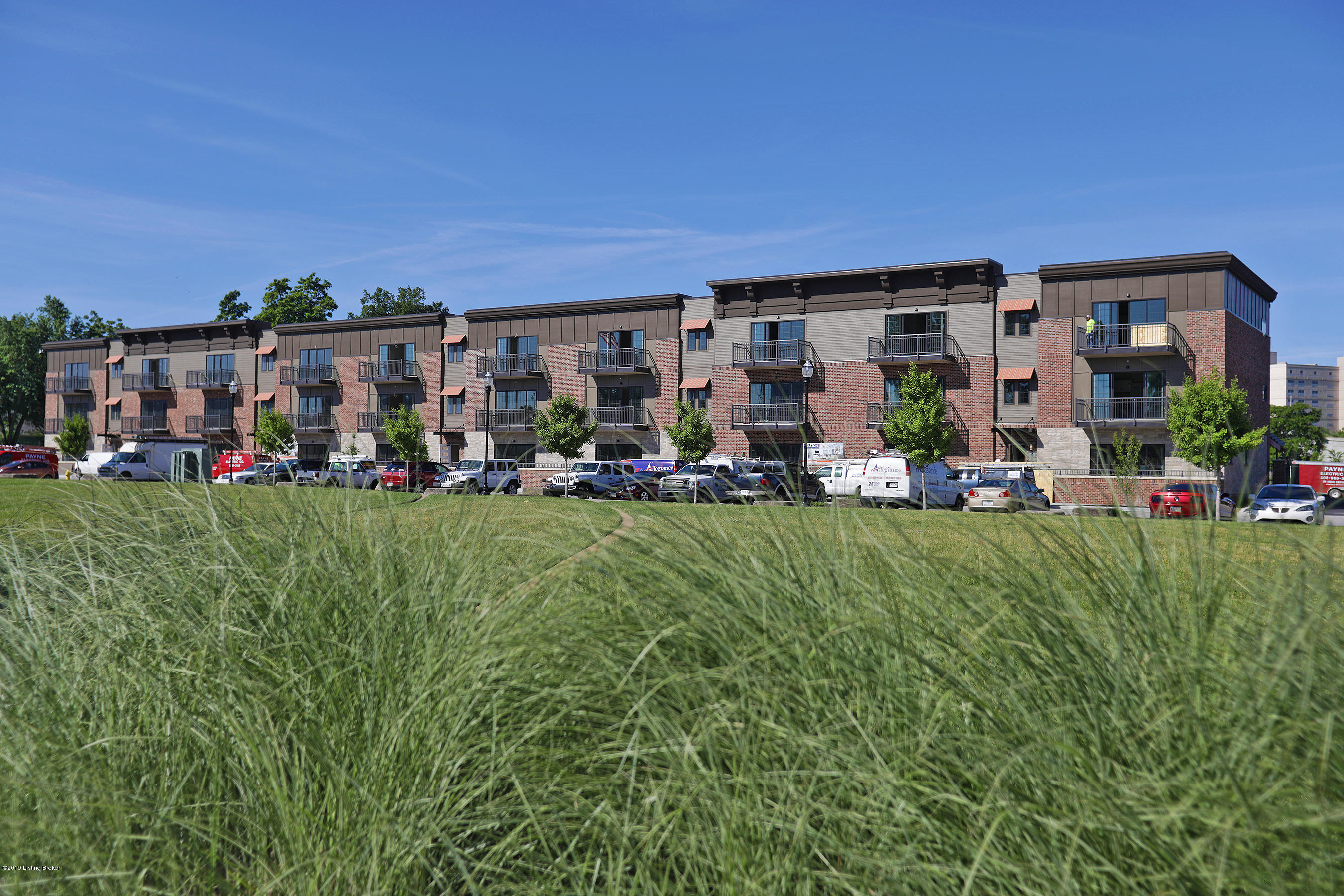 Photo 1 of 21 — 231 Mulberry St, Jeffersonville, IN 47130