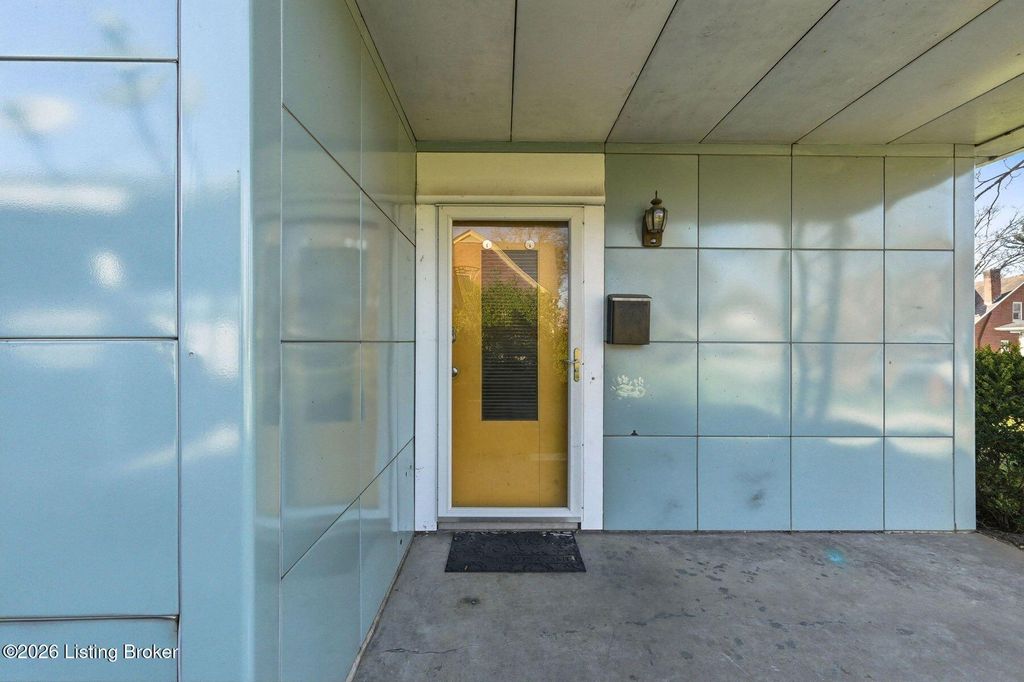 Photo of 2827 Eleanor Ave, Louisville, KY 40205 (MLS # 1716425)