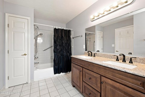 Tiny photo for 10102 Lanson Ct, Louisville, KY 40272 (MLS # 1728831)