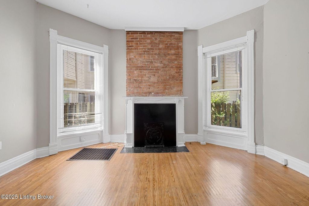 Photo of 1612 S 2nd St, Louisville, KY 40208 (MLS # 1704785)