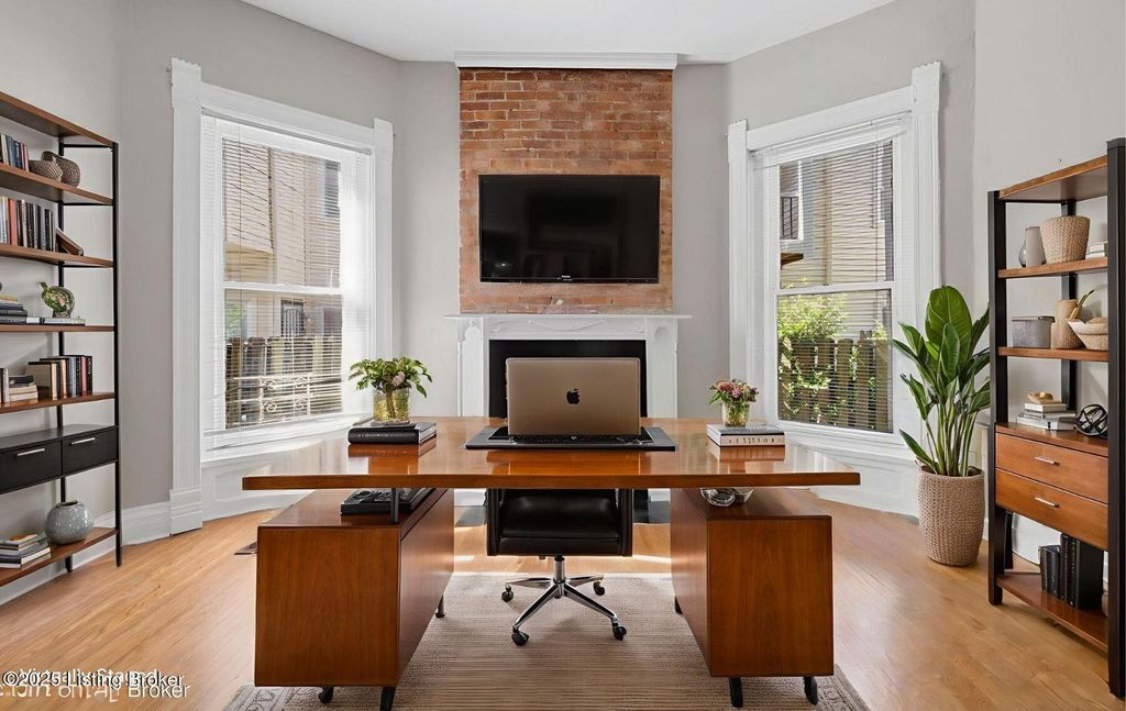 Photo of 1612 S 2nd St, Louisville, KY 40208 (MLS # 1704785)