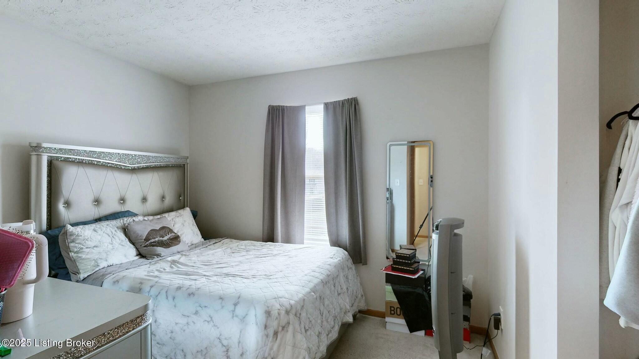 6537 Hunters Chase Ln, Louisville, Pennsylvania image 13