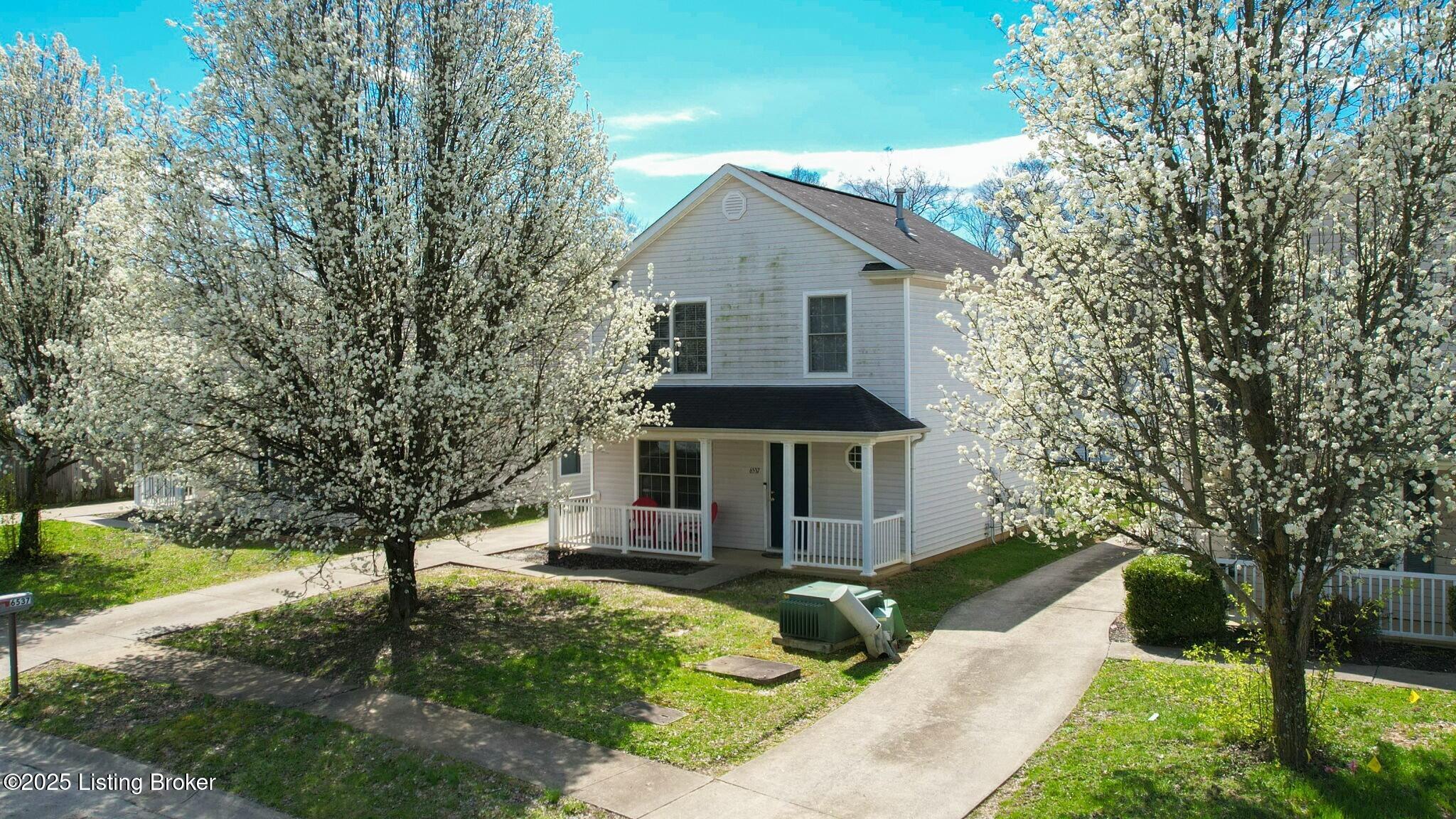 6537 Hunters Chase Ln, Louisville, Pennsylvania image 1