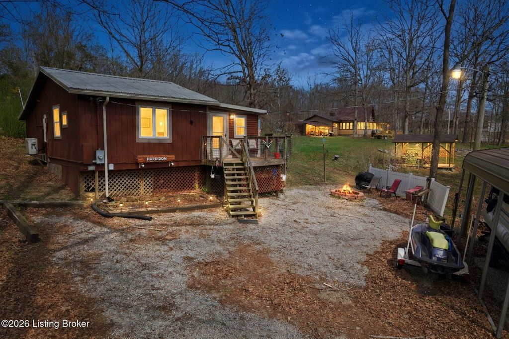 Photo of 85 Lakeview Dr, Leitchfield, KY 42754 (MLS # 1712628)