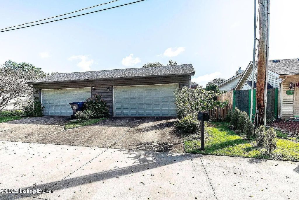 Photo of 3148 Bushmill Park Park, Louisville, KY 40241 (MLS # 1705607)