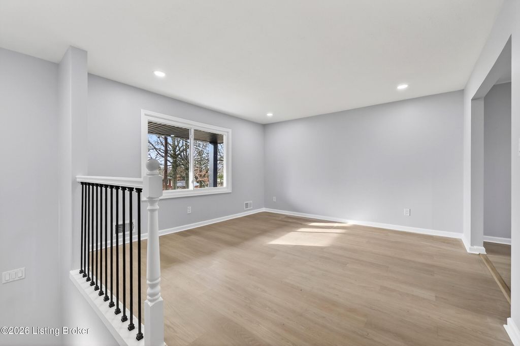 Photo of 5915 Rocky Mountain Dr, Louisville, KY 40219 (MLS # 1708062)