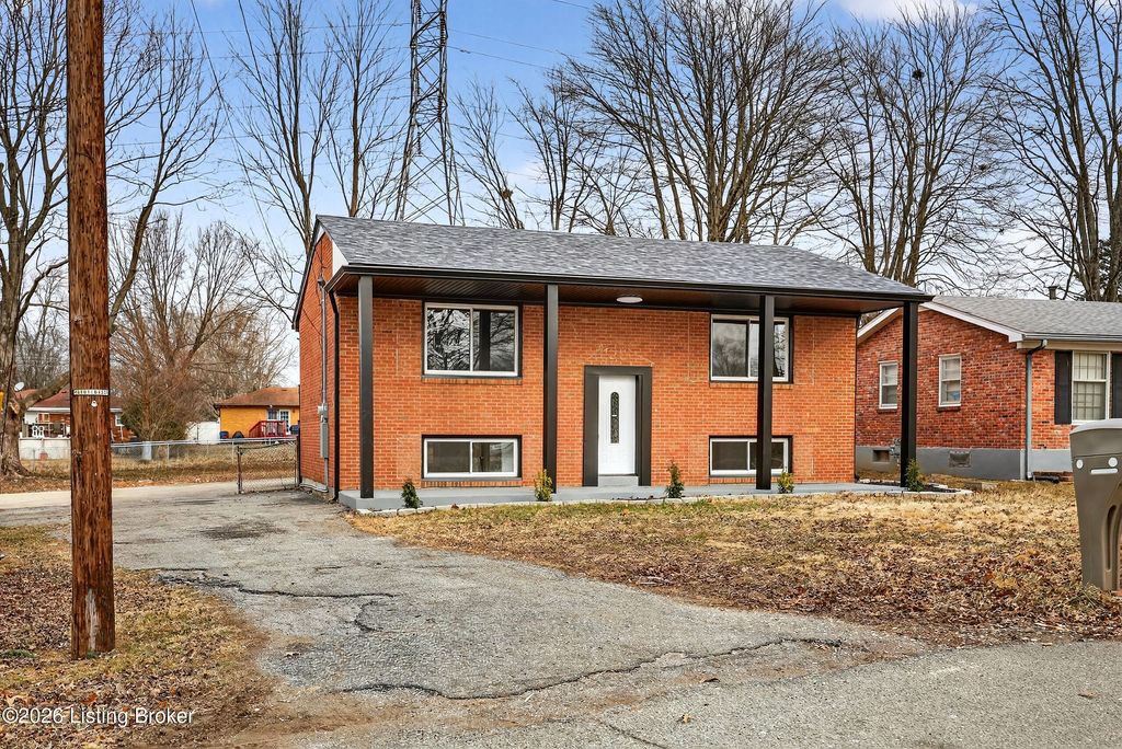 Photo of 5915 Rocky Mountain Dr, Louisville, KY 40219 (MLS # 1708062)