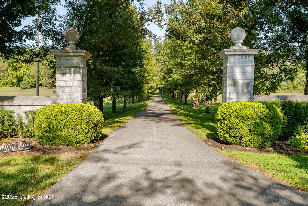 Photo of 7909 Rose Island Rd, Prospect, KY 40059 (MLS # 1715313)