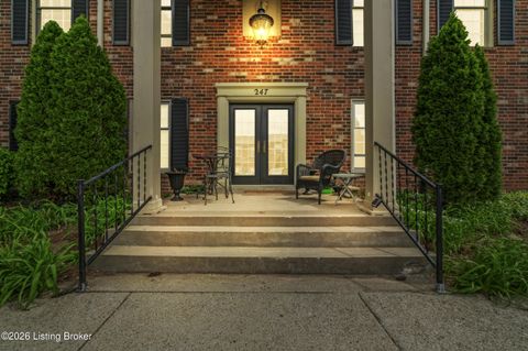 Photo of 247 Stonehenge Dr #104, Louisville, KY 40207 (MLS # 1714513)