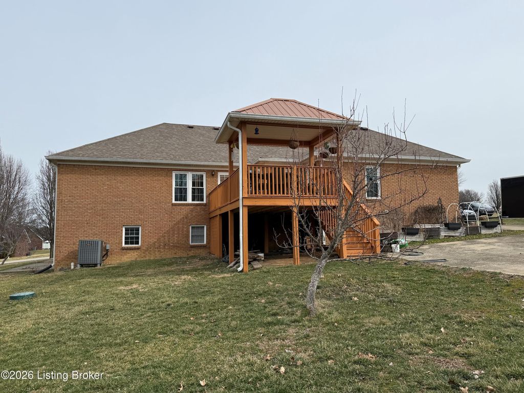 Photo of 74 Stephanie Ave, Taylorsville, KY 40071 (MLS # 1709746)