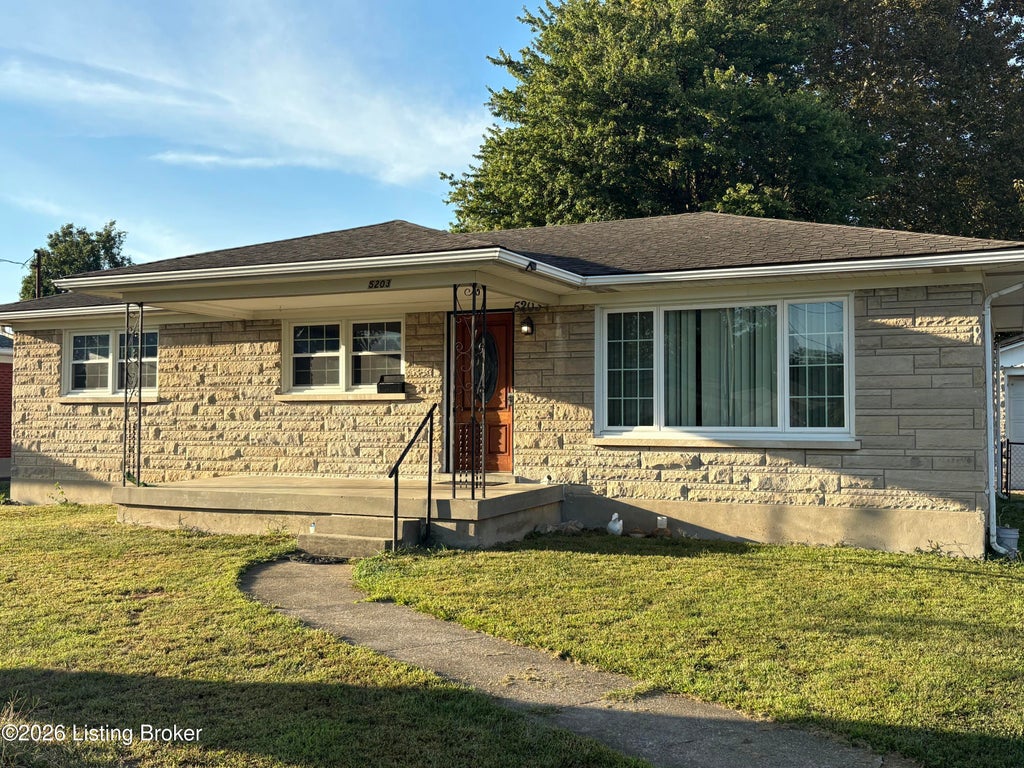 Photo of 5203 Twinkle Dr, Louisville, KY 40258 (MLS # 1731087)
