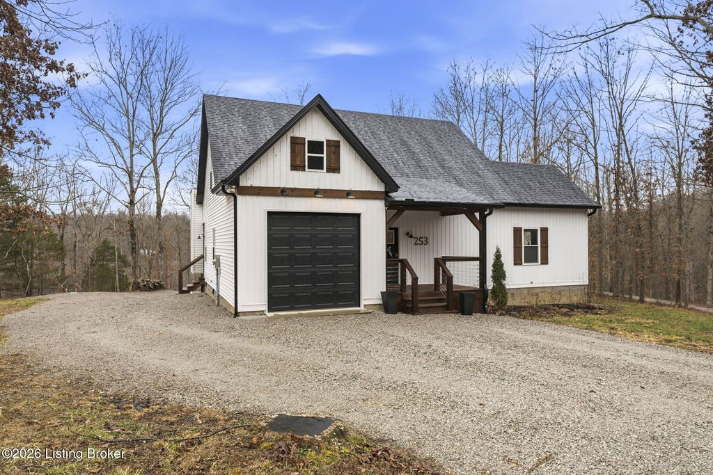 Photo of 253 Moutardier Bay Dr, Leitchfield, KY 42754 (MLS # 1708513)