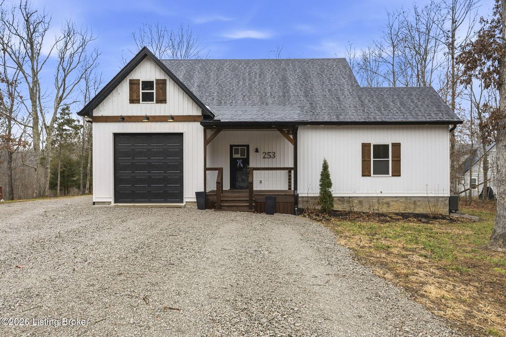 Photo of 253 Moutardier Bay Dr, Leitchfield, KY 42754 (MLS # 1708513)