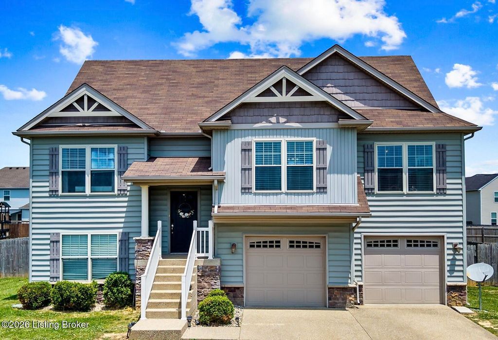 Photo of 326 Golden Wing Rd, Mt Washington, KY 40047 (MLS # 1717925)