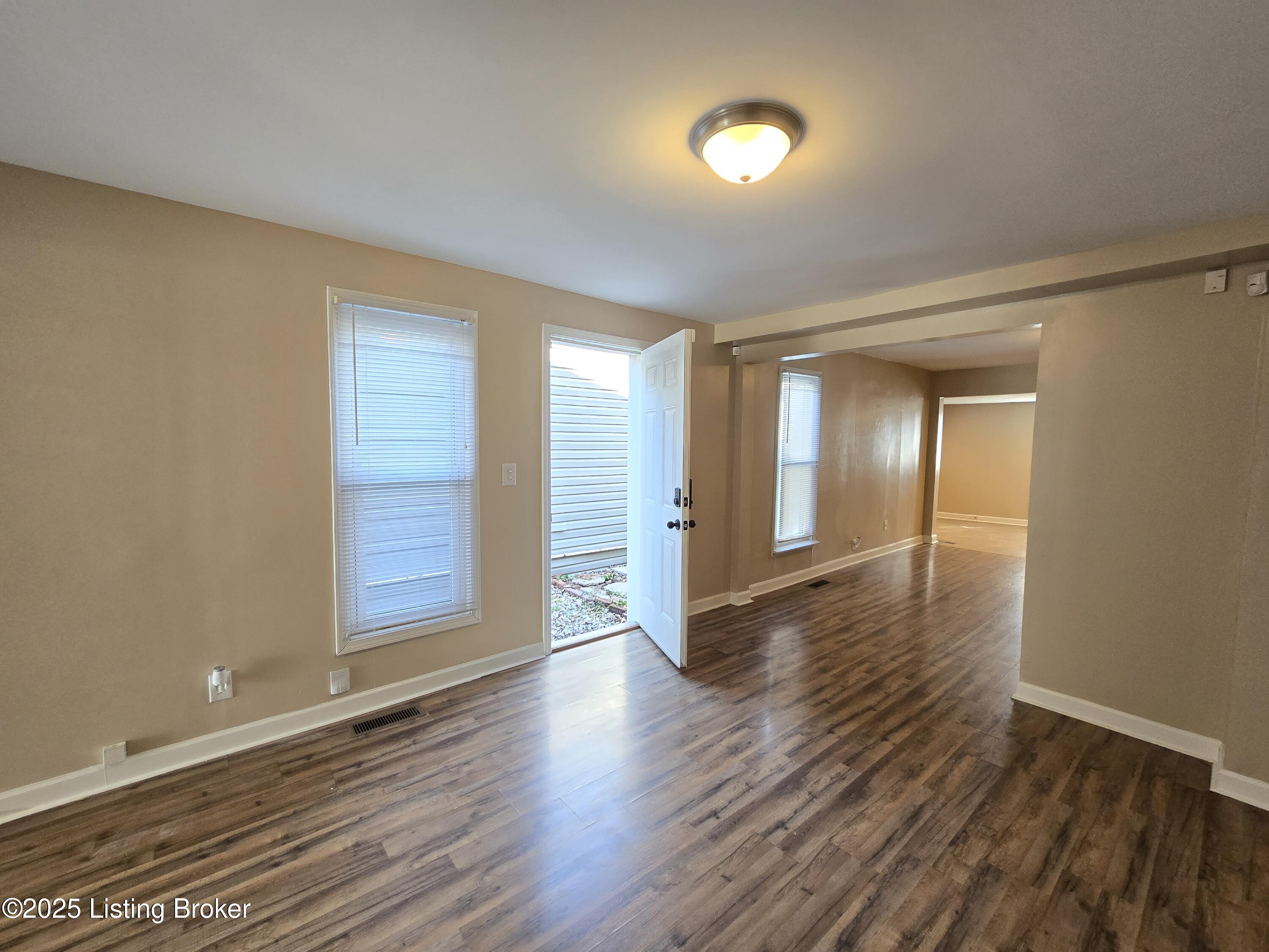 638 Lynn St, Louisville, Kentucky image 12