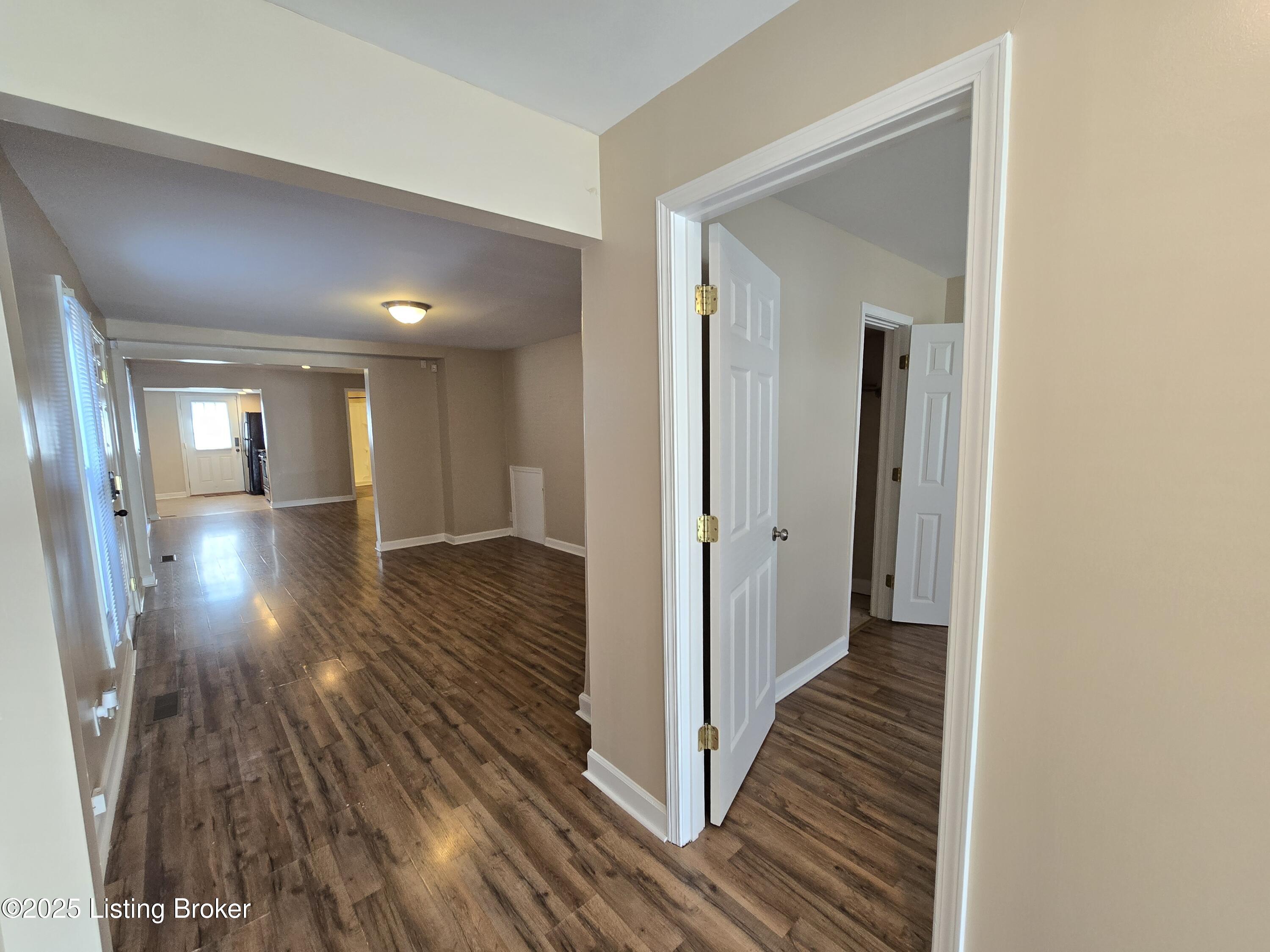 638 Lynn St, Louisville, Kentucky image 8